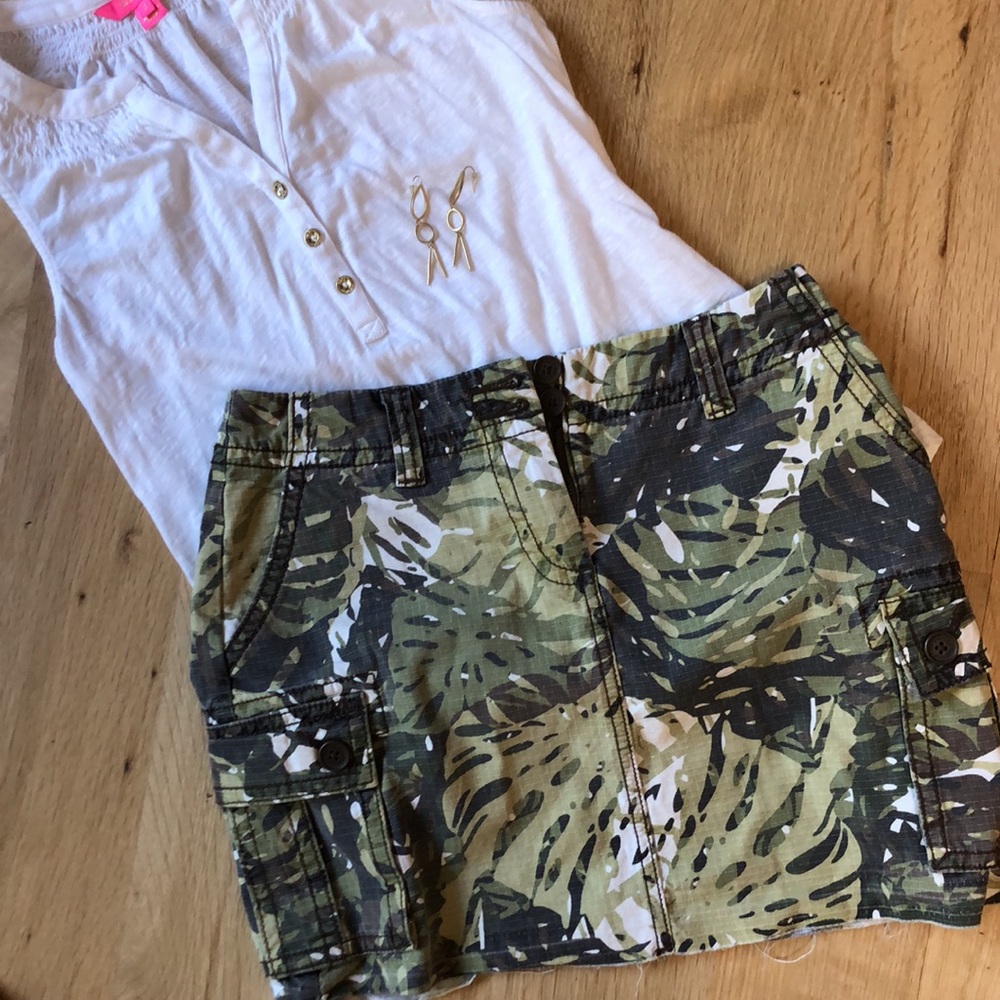 Cabi Tropical Leaf Skirt - Sz 2